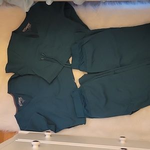 Grey’s Anatomy hunter green scrubs Top S Bottom XS
